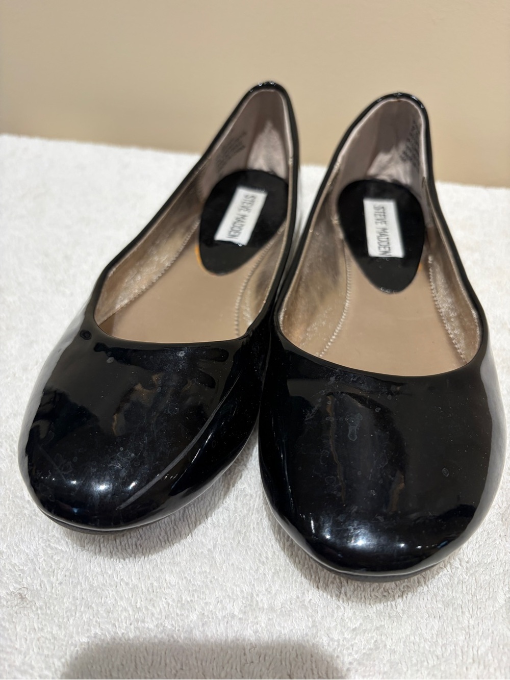 Steve Madden Black Patent Round-Toe Flats